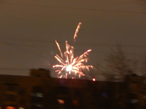 Fuegos Artificiales Año Nuevo Sobre Ciudad Por Noche — Foto de Stock