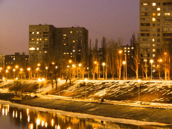 Éclairage Dans Les Lumières Soir Dans Ville — Photo