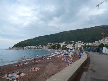 Petrovac, Karadağ - 7 Eylül 2014. Sokaktaki insanlara.