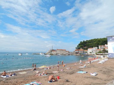 Petrovac, Karadağ - 7 Eylül 2014. Sokaktaki insanlara.