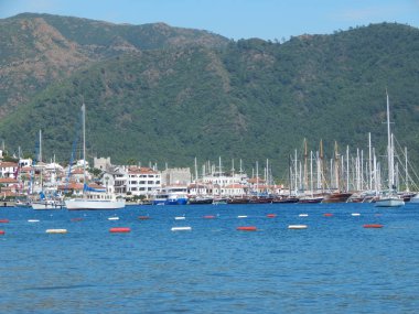 Marmaris, Türkiye - 10 Haziran 2016: İnsanlar sokaklarda.