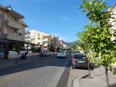 Marmaris, Türkiye - 10 Haziran 2016: İnsanlar sokaklarda.