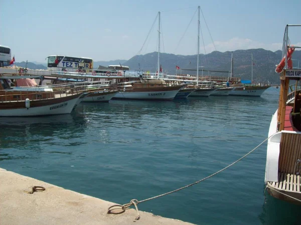 Antalya Türkiye Temmuz 2011 Nsanlar Sokaklarda — Stok fotoğraf