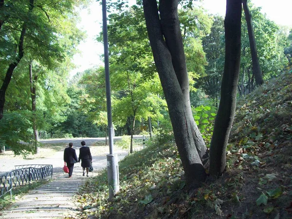 Kiev Oekraïne Juli 2012 Mensen Auto Straat — Stockfoto