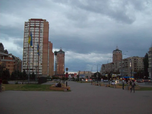 Kiev Oekraïne Juli 2012 Mensen Auto Straat — Stockfoto