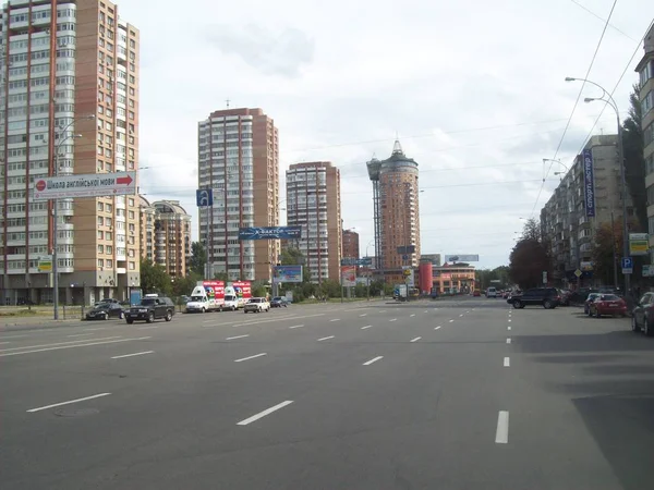 Kijów Ukraina Lipca 2012 Ludzi Samochodów Ulicach — Zdjęcie stockowe