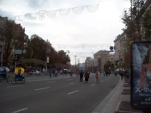 Kiev Oekraïne Juli 2012 Mensen Auto Straat — Stockfoto