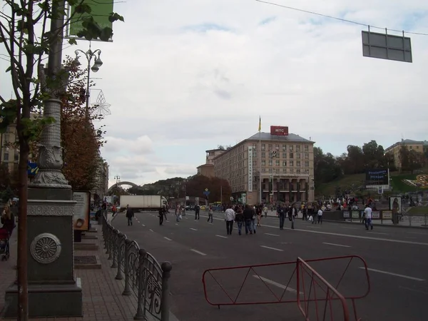 Kijów Ukraina Lipca 2012 Ludzi Samochodów Ulicach — Zdjęcie stockowe