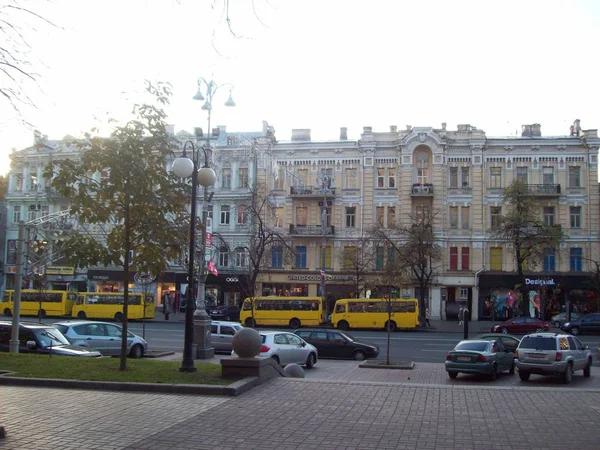 Kiev Ucraina Settembre 2012 Persone Auto Strada — Foto Stock