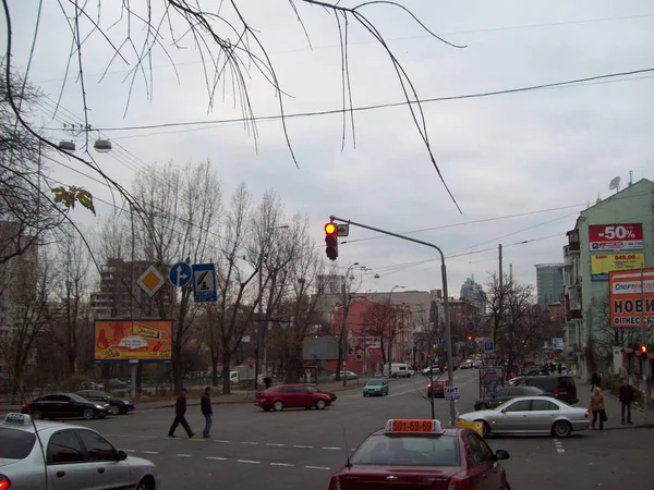 Kiev Ucraina Settembre 2012 Persone Auto Strada — Foto Stock