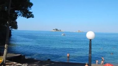 Petrovac, Karadağ - 7 Eylül 2014. Sokaktaki insanlara