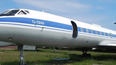 Kiev, Ukrayna - 27 Haziran 2018: Havacılık Müzesi. Sivil ve askeri uçak, helikopter ayrıntılı