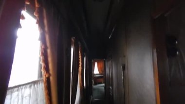 Kiev, Ukrayna - 2 Temmuz 2018: Müzesi demiryolu taşımacılığı, lokomotifler ve farklı arabalar iç