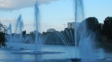 Rusanivka, Kiev, Ukrayna - 15 Temmuz 2018: Doğa ve sokaktaki insanlara