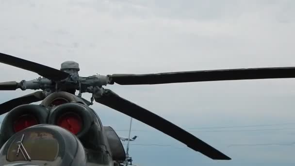 乌克兰基辅 2018年6月27日 航空博物馆 民用和军用飞机 直升机的详细情况 — 图库视频影像