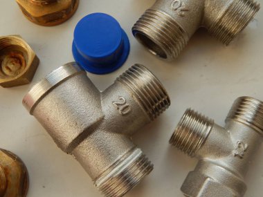 Tesisat muslukları ve adaptörleri