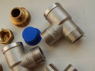 Tesisat muslukları ve adaptörleri