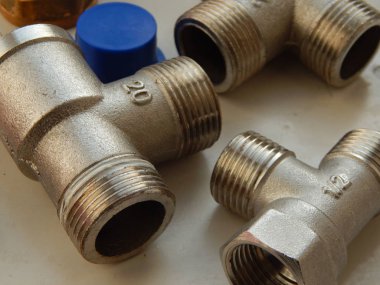 Tesisat muslukları ve adaptörleri