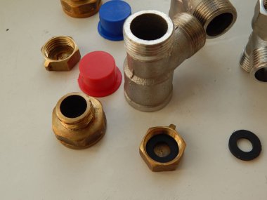 Tesisat muslukları ve adaptörleri