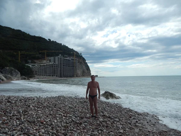 Petrovac, Karadağ - 29 Ağustos 2014. Oleg Prokopenko model