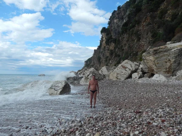 Petrovac, Karadağ - 29 Ağustos 2014. Oleg Prokopenko model