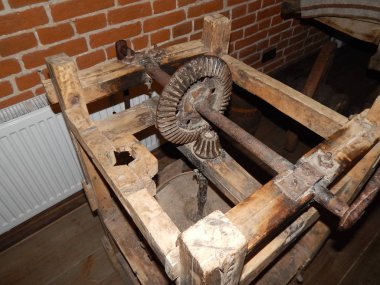 İçerideki ev eşyaları.