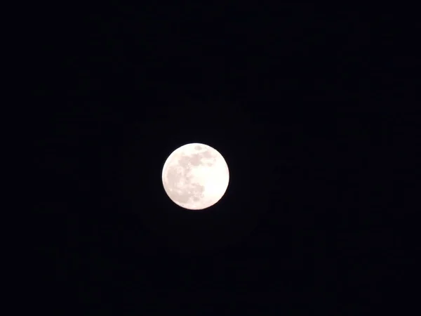 Luna piena paesaggio notturno cielo scuro — Foto Stock