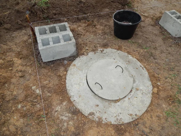 Concreting temel blokları, cinder, beton iş