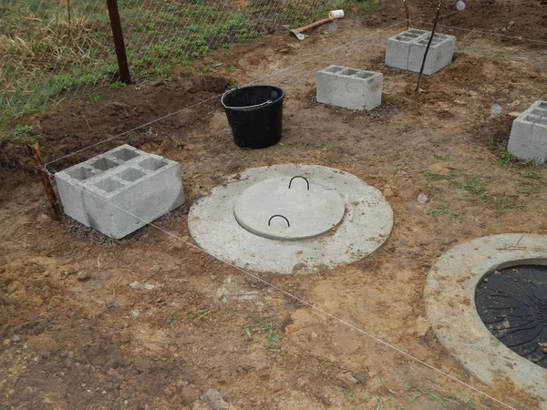 Concreting temel blokları, cinder, beton iş
