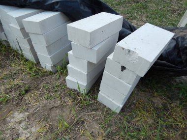 Yapı tuğlaları, iş için taş malzemeler