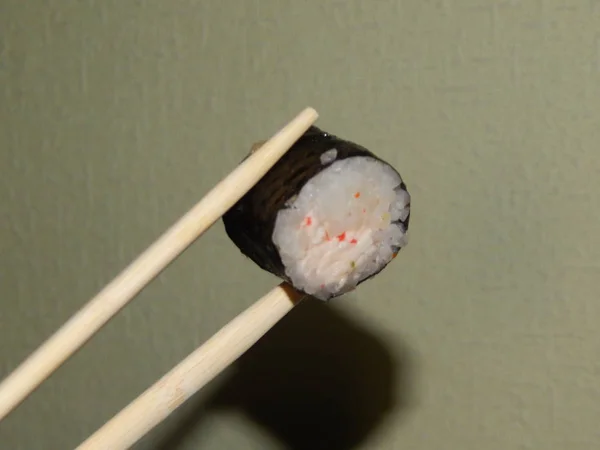 Sushi primo piano da un ristorante — Foto Stock