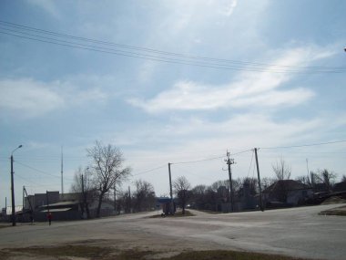 Boryspil, Ukrayna - 3 Nisan 2011. Şehirde sokaklarda insanlar