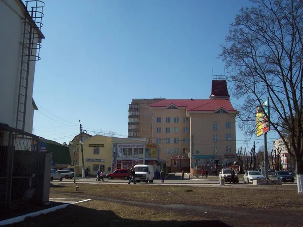 IRPIN, UKRAINE - MARCH 27, 2011. People on the streets in city — Stock Photo, Image