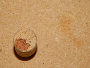 Ahşaptan şarap ve şampanya şişesi mantarları koleksiyonu