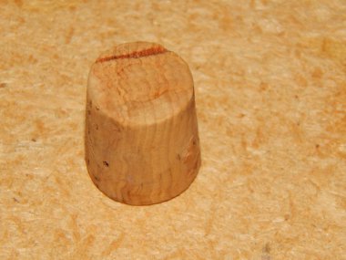 Ahşaptan şarap ve şampanya şişesi mantarları koleksiyonu