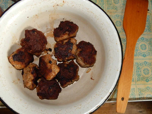 Cucinare arrosto di vitello e cotolette di maiale — Foto Stock