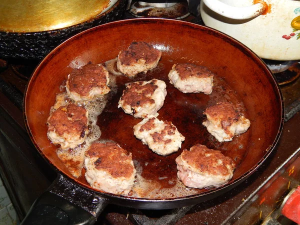 Cooking roast veal and pork cutlets — Stock Photo, Image