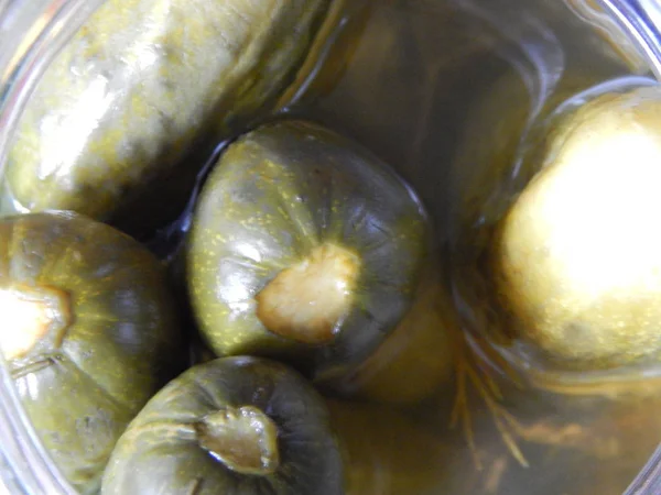 Ecetes uborka az üvegből — Stock Fotó