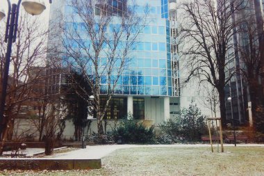 Frankfurt, Almanya - 22 Aralık 2007: Mimarlık ve insanlar 