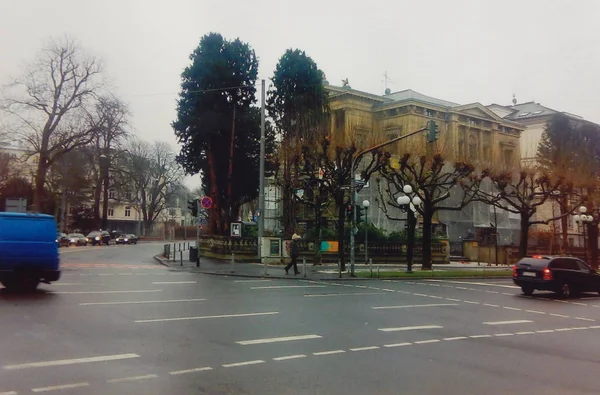 Wiesbaden, Germany - December 27, 2007：Architecture and People — 图库照片