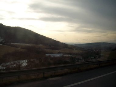 Highway E50, Slovakya - 2 Ocak 2012: Tarihi yerler ve peyzaj