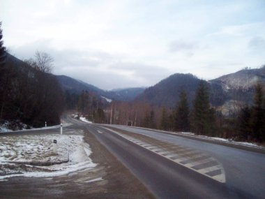 Highway E50, Slovakya - 2 Ocak 2012: Tarihi yerler ve peyzaj