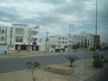 Highway A1, Tunus - 9 Ağustos 2013: Tarihi yerler ve manzara