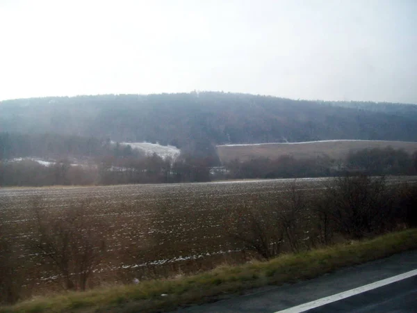 Dálnice E50, Slovensko-2, 2012: landmarks a krajina — Stock fotografie