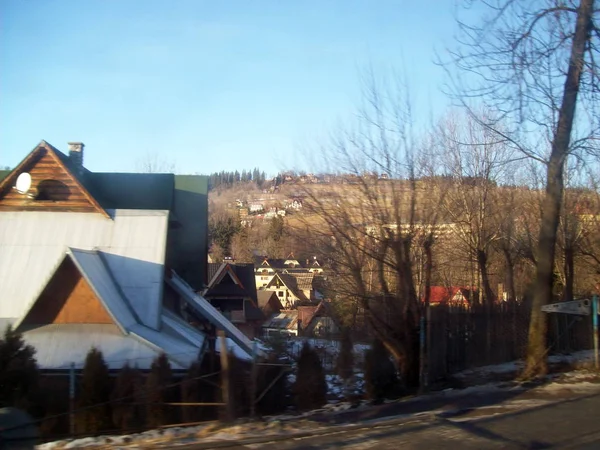 Straße, Polen - 5. Januar 2012: Architektur, Sehenswürdigkeiten und Land — Stockfoto