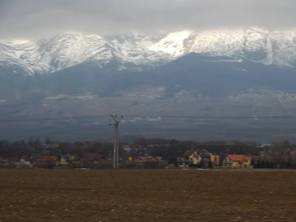 HIGHWAY E50, SLOVAKIA - JANUARY 2, 2012: Landmarks and landscape — Stock Photo, Image