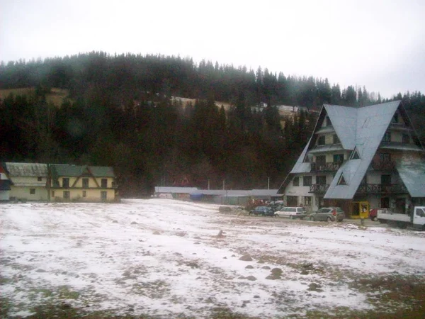 ROUTE, POLOGNE - 5 JANVIER 2012 : Architecture, monuments et terrains — Photo