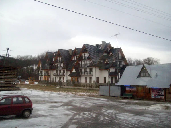 CARRETERA, POLONIA - 5 DE ENERO DE 2012: Arquitectura, monumentos y terrenos —  Fotos de Stock