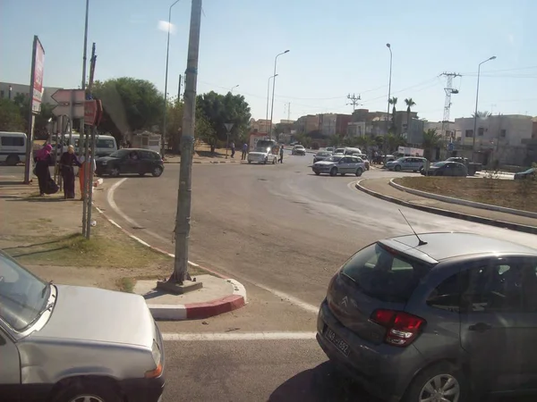 AUTOSTRADA A1, TUNISIA - 9 AGOSTO 2013: Luoghi di interesse e paesaggio di — Foto Stock