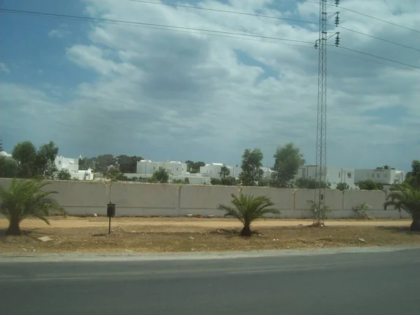 Highway a1, Tunézia-augusztus 9, 2013: tájékozódási pontok és a táj — Stock Fotó